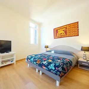  Apartment Ca' Circus 4 Wi-fi Fibre Italy